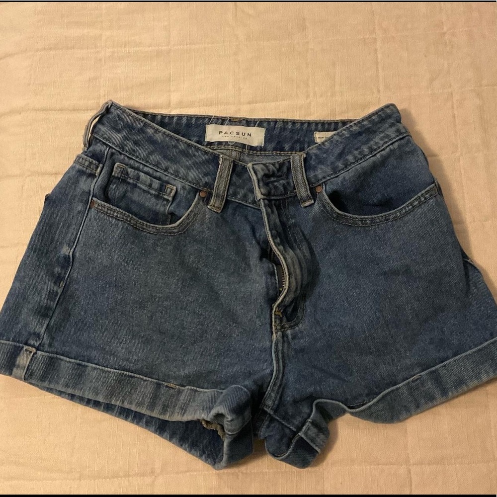 Pacsun mom jean shorts, size 24, barley worn